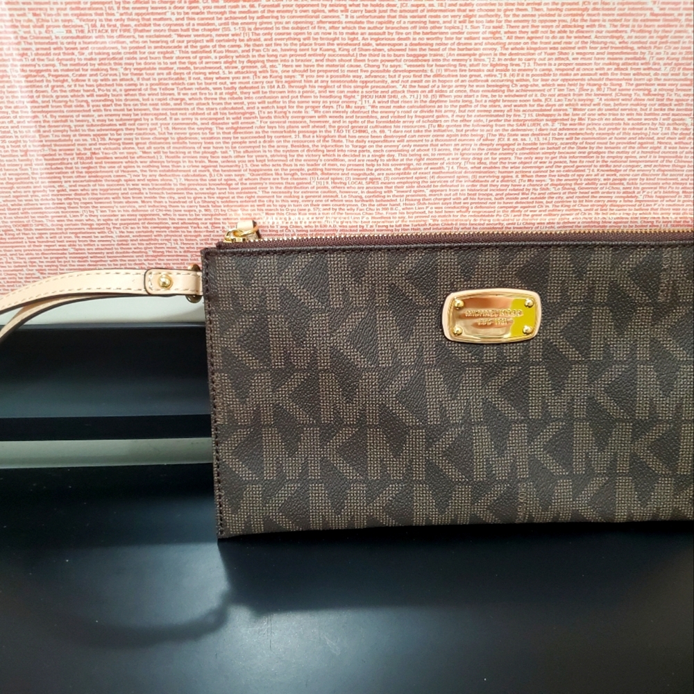 NWOT Michael Kors Clutch